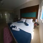 安东尼奥酒店 2* Çeşme