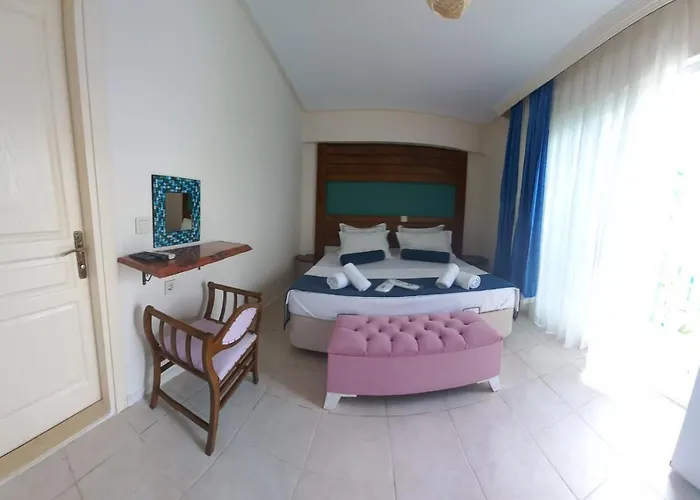 安东尼奥酒店 Çeşme